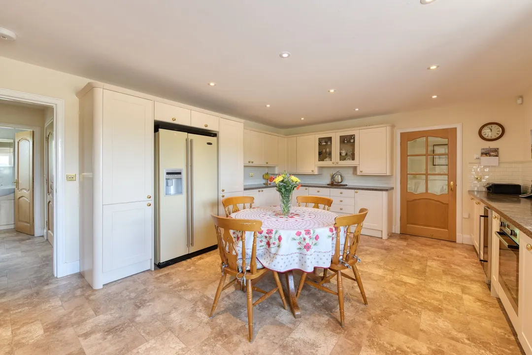 https://mr0.homeflow-assets.co.uk/files/photo/image/47126/4357/_x_/DSC_8233_HDR-135.jpg