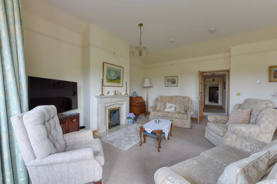 https://mr0.homeflow-assets.co.uk/files/photo/image/47126/4369/_x_/DSC_7973_HDR-69.jpg