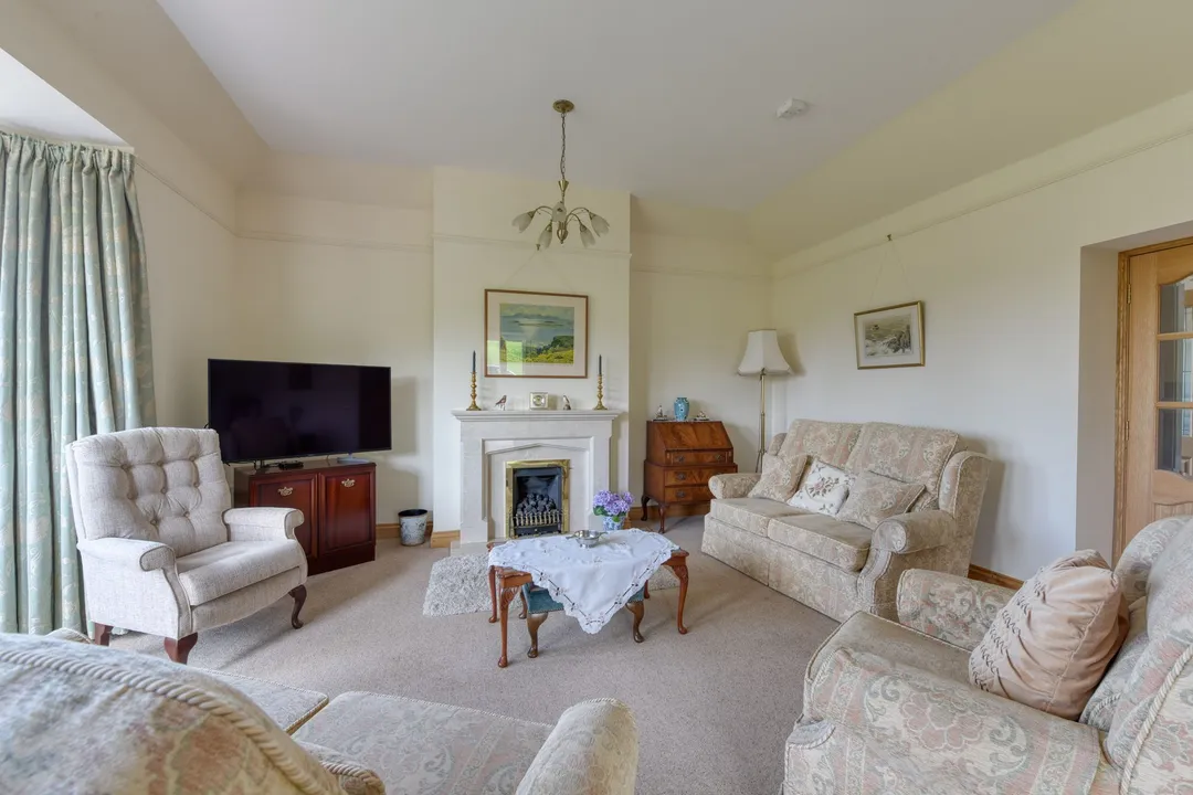 https://mr0.homeflow-assets.co.uk/files/photo/image/47126/4373/_x_/DSC_7958_HDR-66.jpg