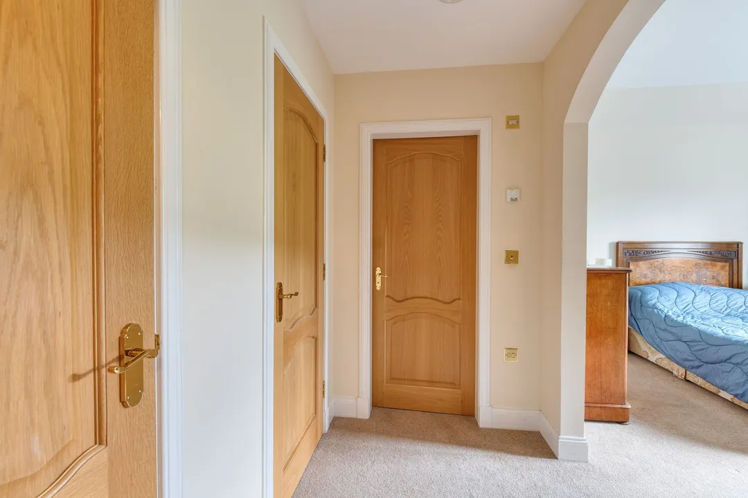 https://mr0.homeflow-assets.co.uk/files/photo/image/47126/4390/_x_/DSC_8103_HDR-105.jpg