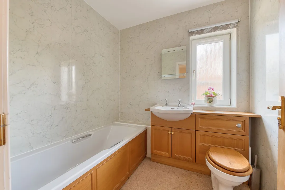 https://mr0.homeflow-assets.co.uk/files/photo/image/47126/4392/_x_/DSC_8143_HDR-122.jpg