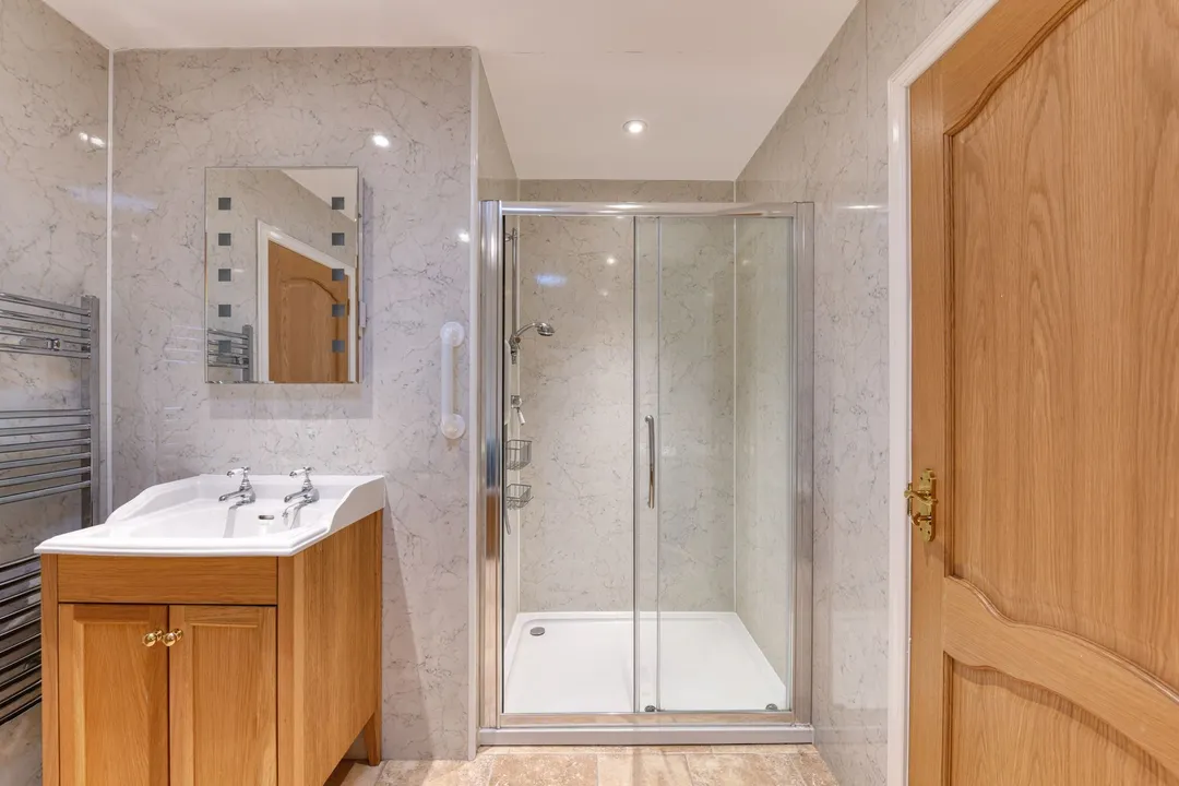 https://mr0.homeflow-assets.co.uk/files/photo/image/47126/4399/_x_/DSC_8038_HDR-82.jpg