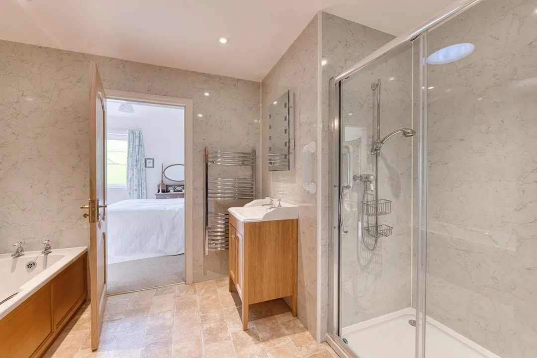 https://mr0.homeflow-assets.co.uk/files/photo/image/47126/4400/_x_/DSC_8023_HDR-79.jpg
