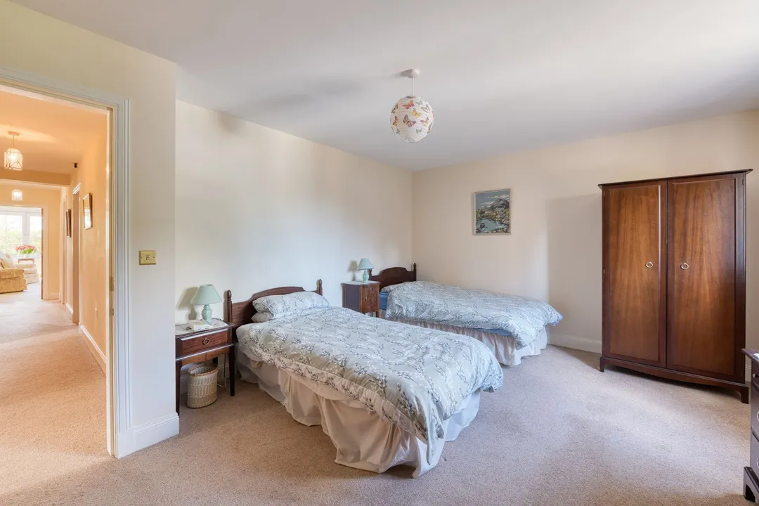 https://mr0.homeflow-assets.co.uk/files/photo/image/47126/4401/_x_/DSC_8158_HDR-125.jpg