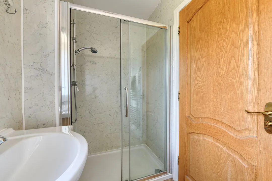 https://mr0.homeflow-assets.co.uk/files/photo/image/47126/4405/_x_/DSC_8203_HDR-132.jpg