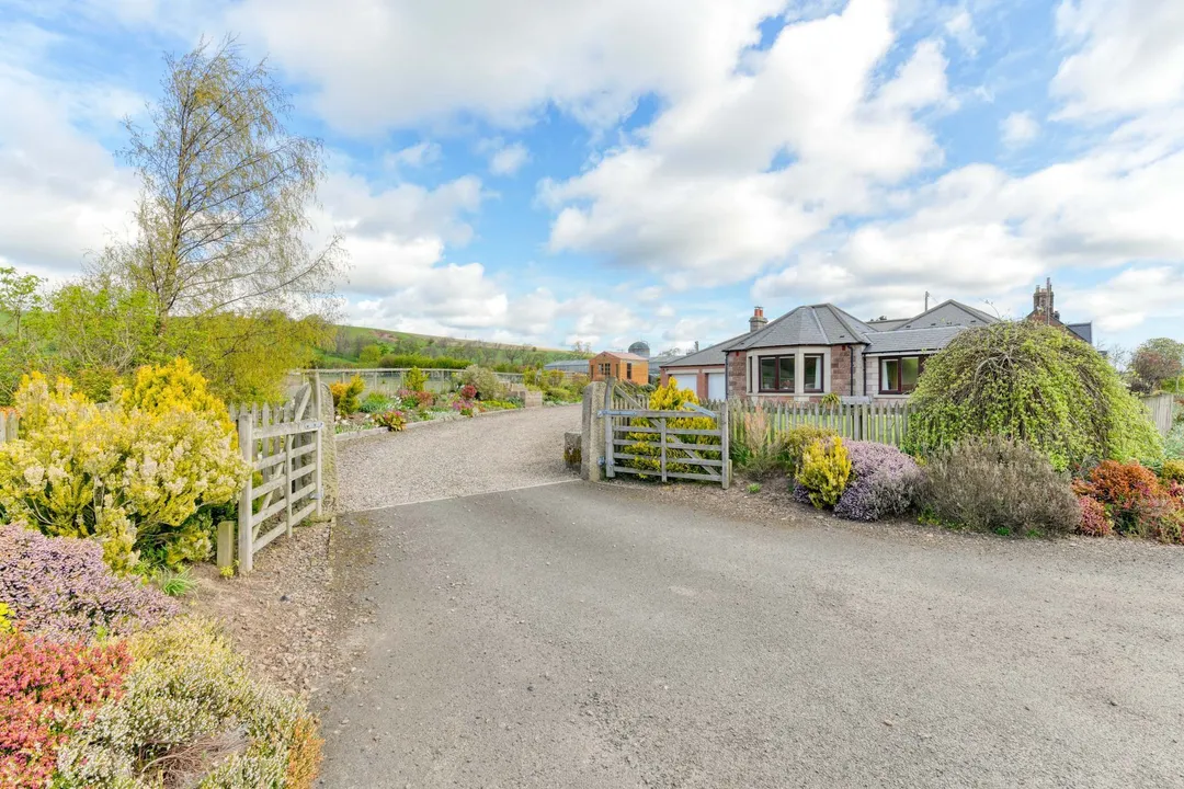https://mr0.homeflow-assets.co.uk/files/photo/image/47126/4409/_x_/DSC_7804_HDR-30.jpg