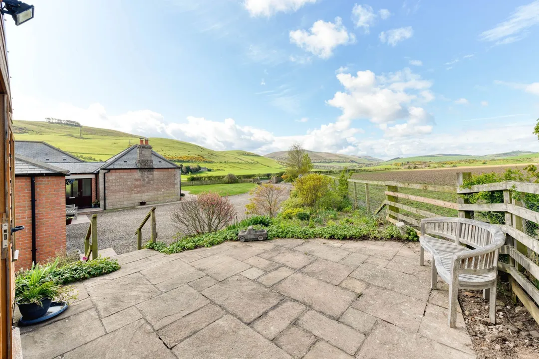 https://mr0.homeflow-assets.co.uk/files/photo/image/47126/4412/_x_/DSC_7759_HDR-17.jpg