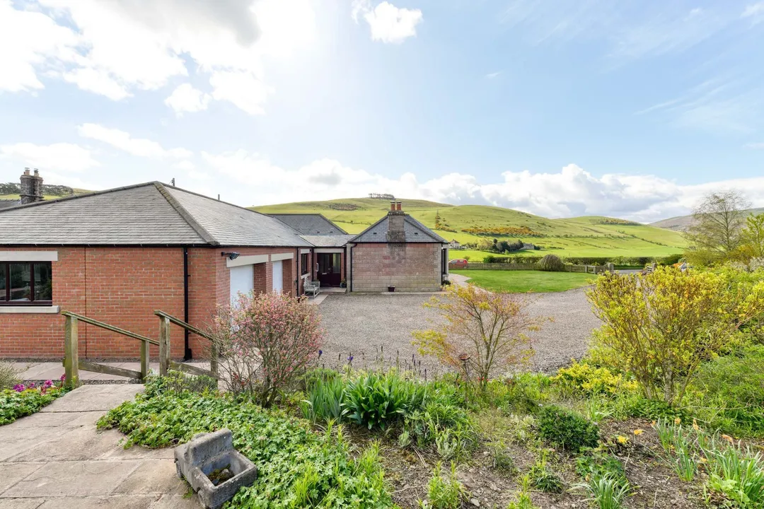 https://mr0.homeflow-assets.co.uk/files/photo/image/47126/4413/_x_/DSC_7765_HDR-19.jpg