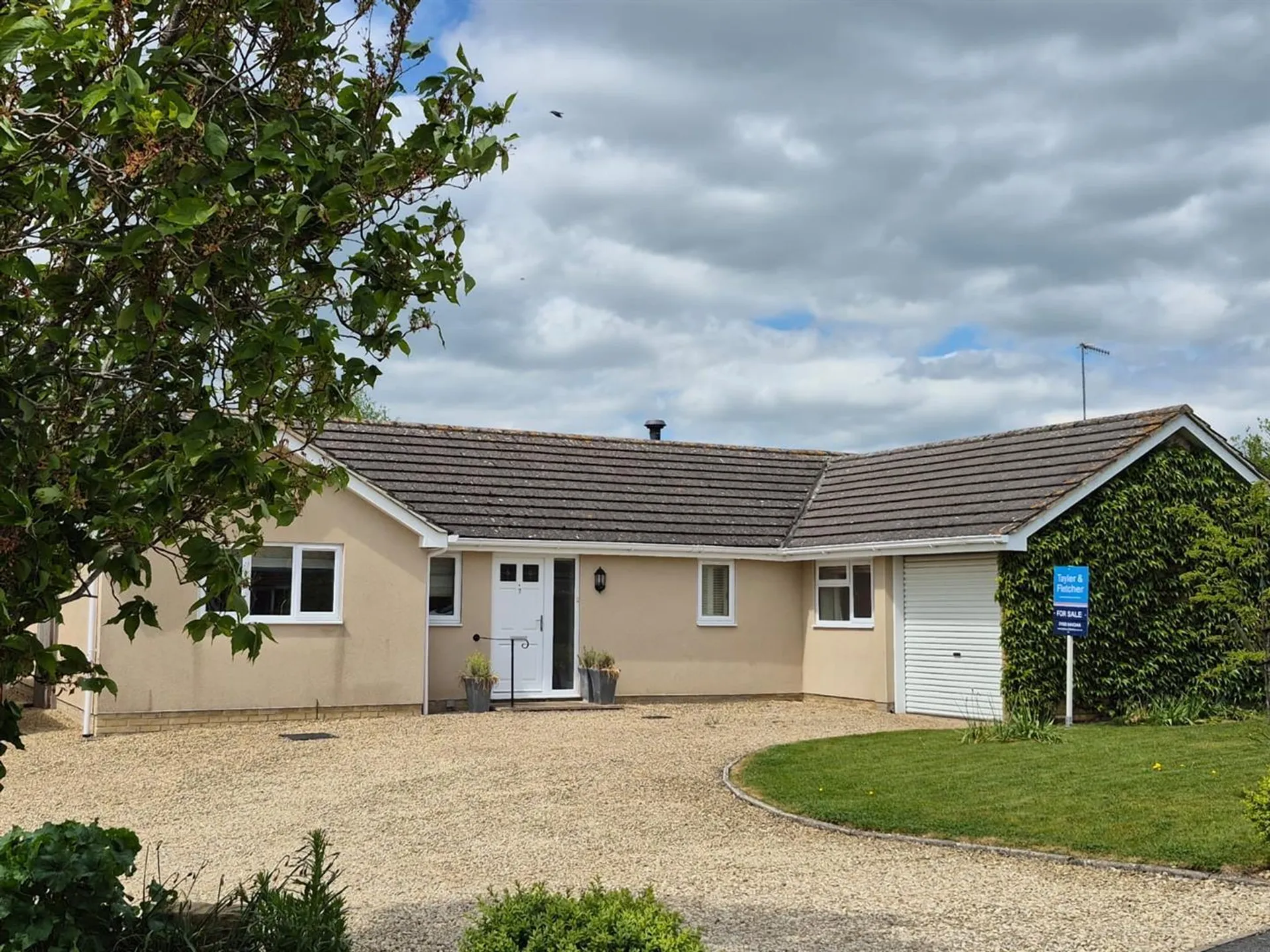 Property photo top 0