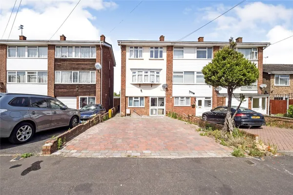 Liphook Close, Hornchurch, RM12