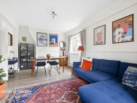 Bronti Close, London photo
