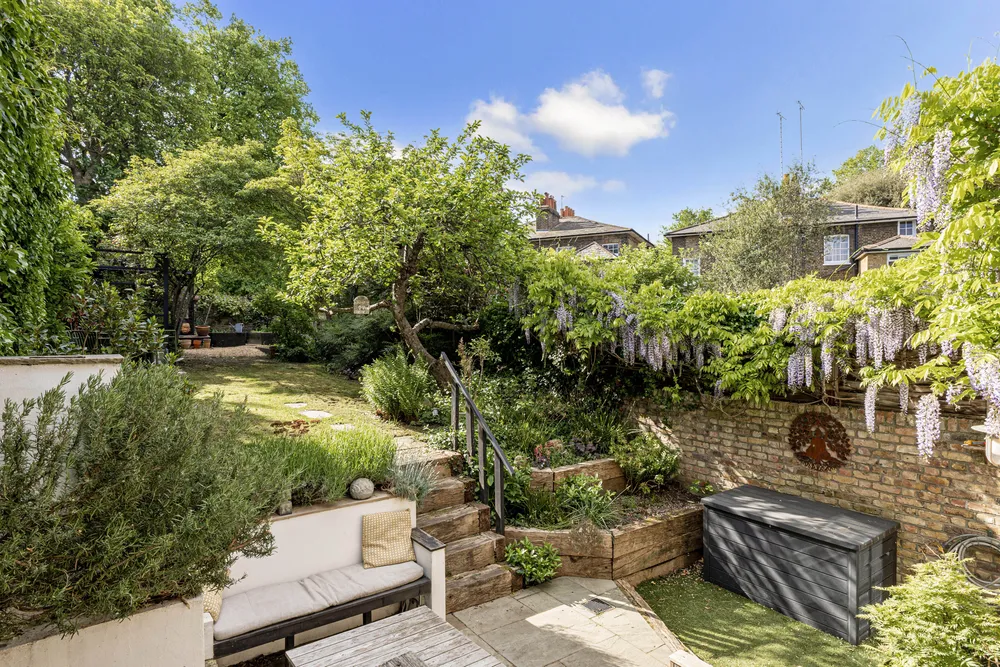 Luton Place, London, SE10