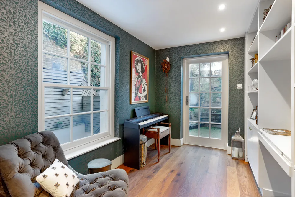 Luton Place, London, SE10