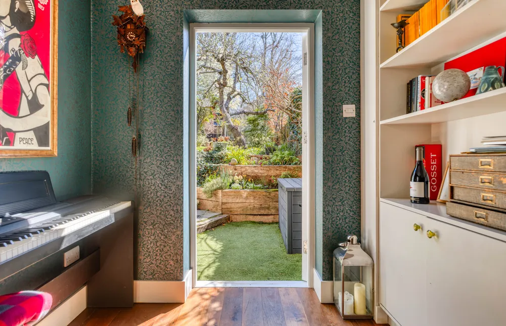 Luton Place, London, SE10