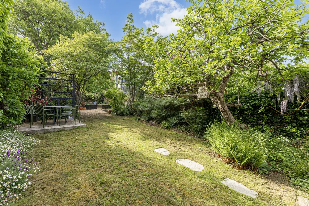 Luton Place, London, SE10