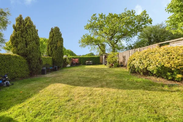 Miltons Crescent, Godalming, Surrey, GU7