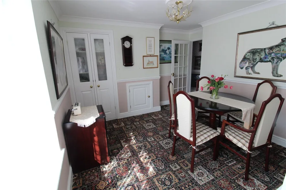 Property carousel item 4