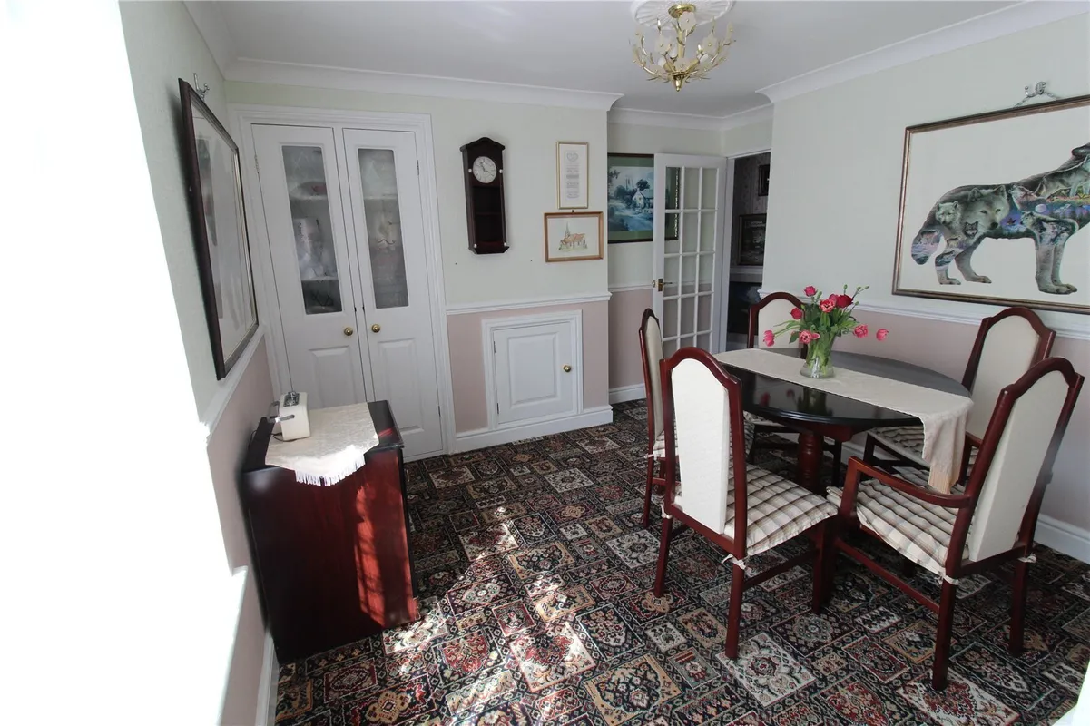 Nutcombe Crescent, Rochford, Essex, SS4