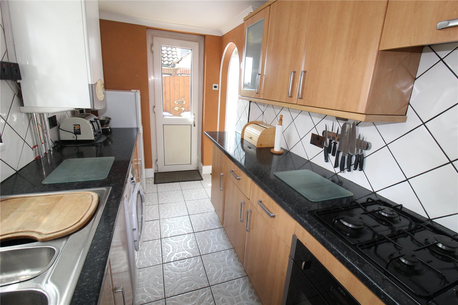 Nutcombe Crescent, Rochford, Essex, SS4 Image 6