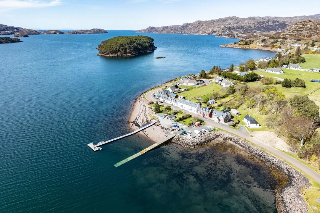 https://mr0.homeflow-assets.co.uk/files/photo/image/47133/1635/_x_/20260423-Scotland-Shieldaig-144818.jpg