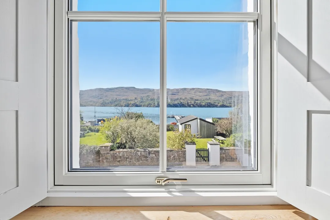 https://mr0.homeflow-assets.co.uk/files/photo/image/47133/1660/_x_/20260423-Scotland-Shieldaig-115624.jpg