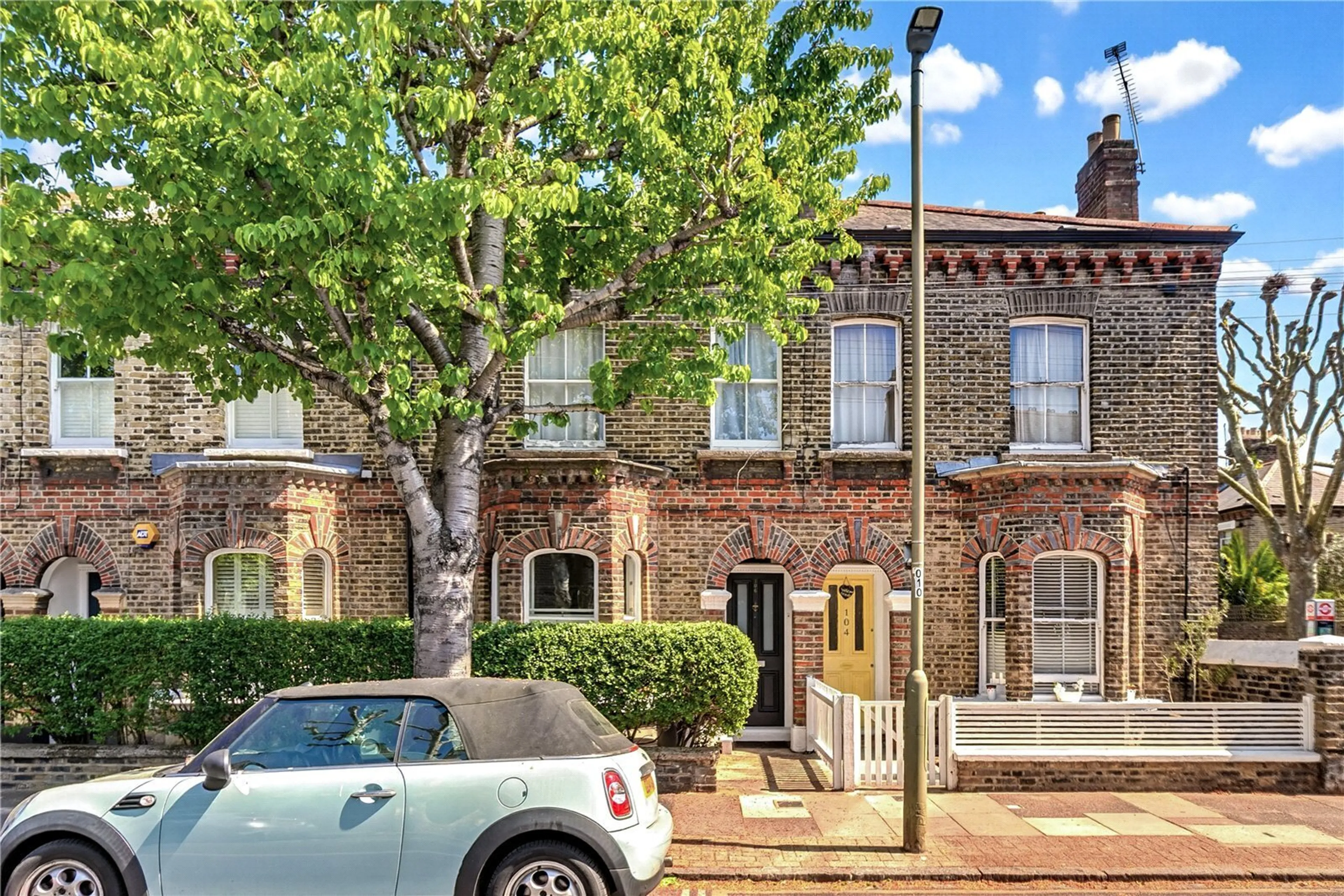 Property at Grayshott Road, London, SW11