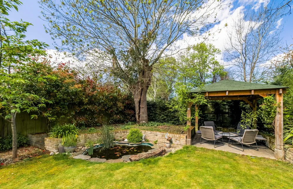Liskeard Gardens, London, SE3