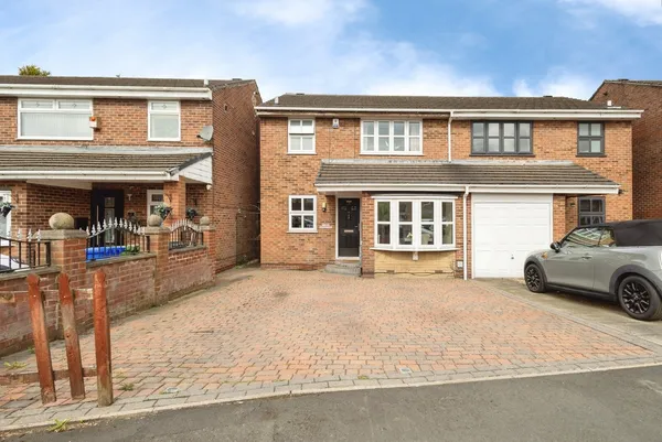 Springvale Close, Ashton-under-Lyne, ...