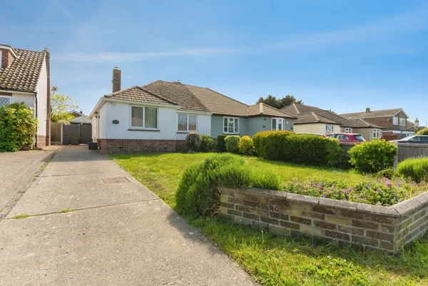 Walton Road, Kirby-le-Soken, Frinton-...