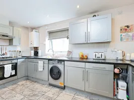 Hartswood Close, Bushey thumb 2