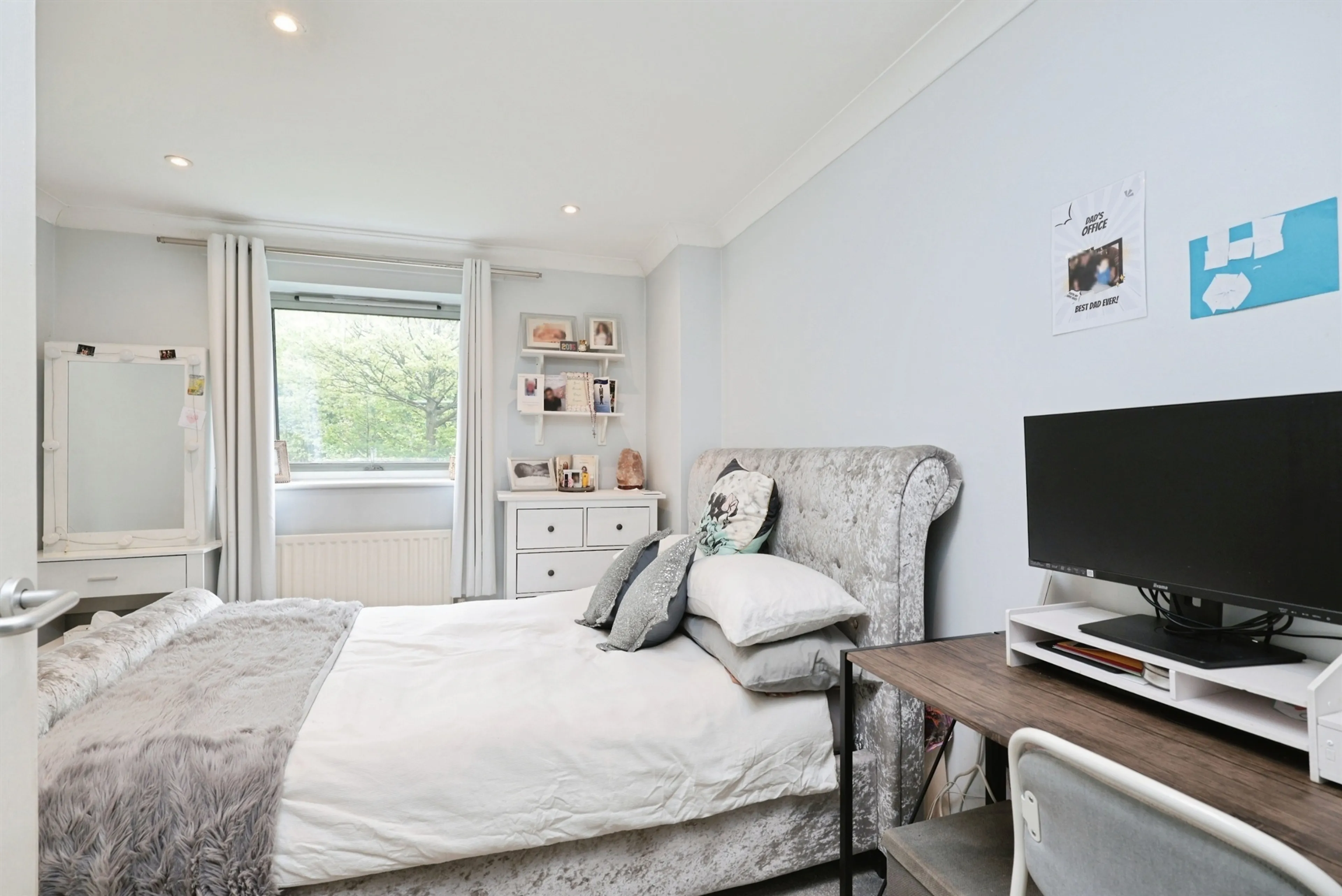 Property at Hartswood Close, Bushey