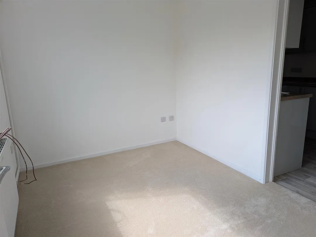 https://mr0.homeflow-assets.co.uk/files/photo/image/47141/3565/_x_/HM81noPttEyslNtV8Xjouw.jpg