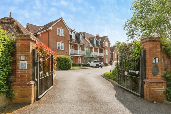 Regal Heights, Western Lane, Odiham, ...