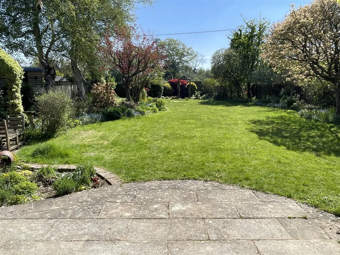 https://mr0.homeflow-assets.co.uk/files/photo/image/47141/9314/_x_/nWLy8sXAeU-QSCL-apRHDA.jpg