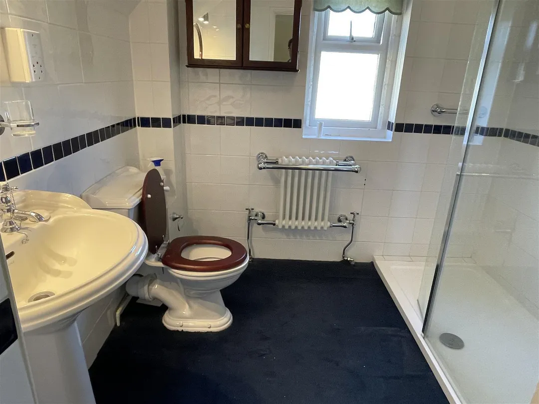 https://mr0.homeflow-assets.co.uk/files/photo/image/47141/9330/_x_/LIxiTaHNZ0m8qT4H6NXrdw.jpg