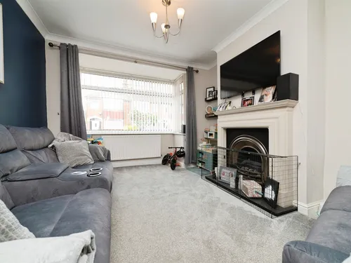 Bernadette Avenue, HULLphoto
