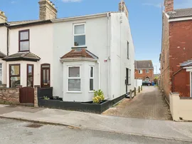 Queens Road, Lowestoft thumb 3