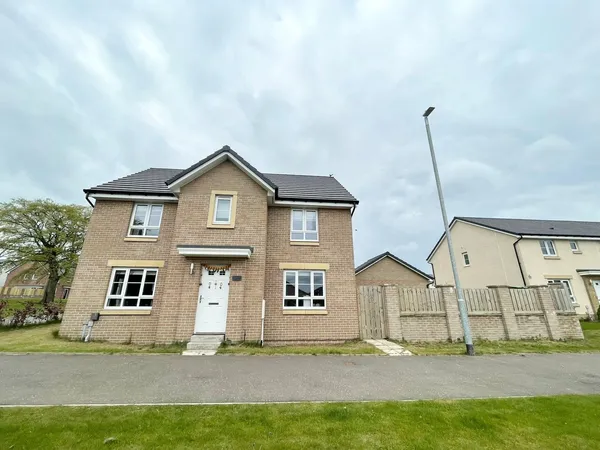 Auchinleck Road, Robroyson, G33 1FX