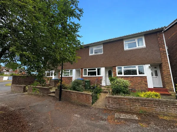 Shooters Hill Close, Woolston