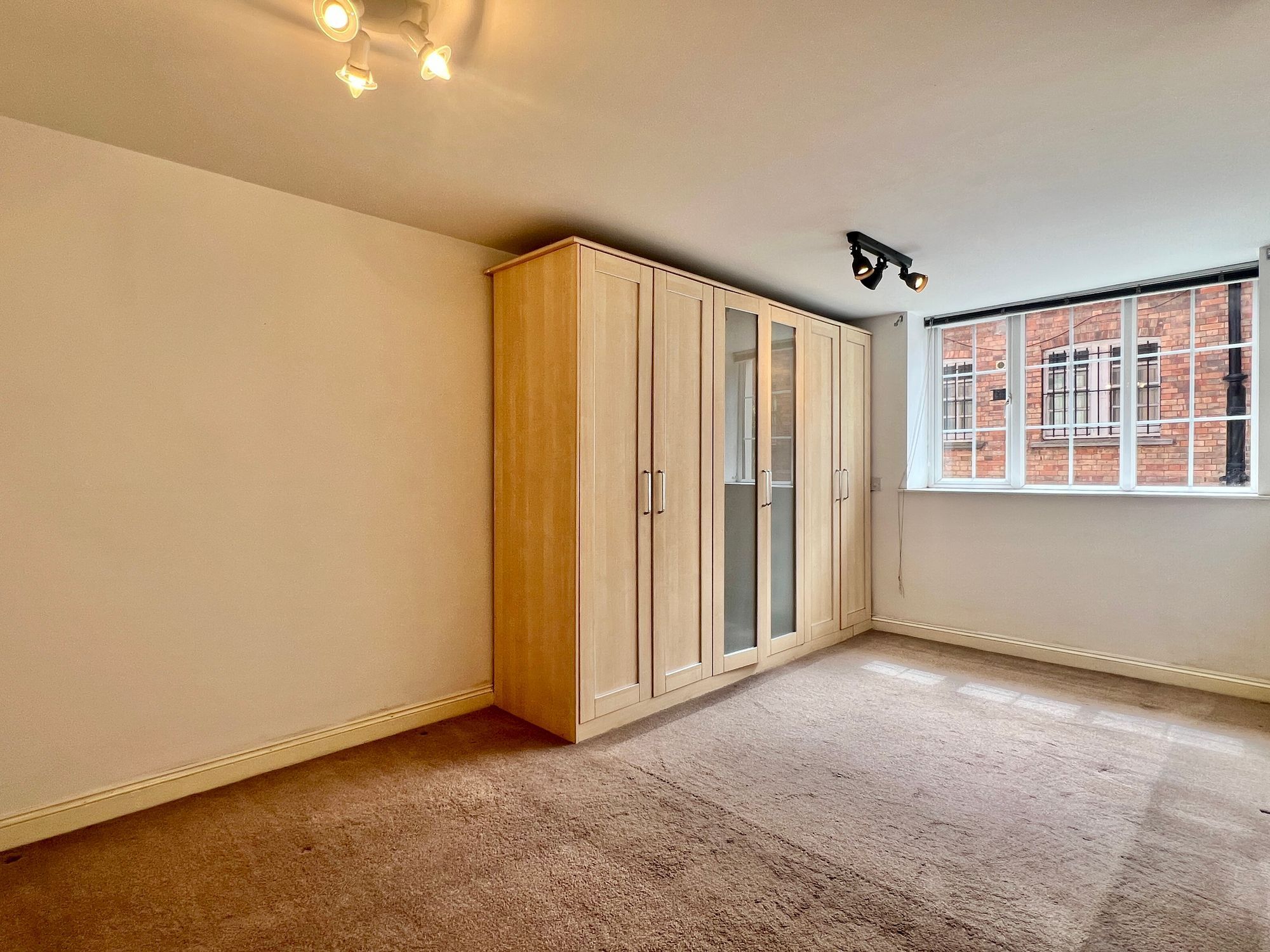 Whirligig Lane, Taunton - NO onward chain! Image 9
