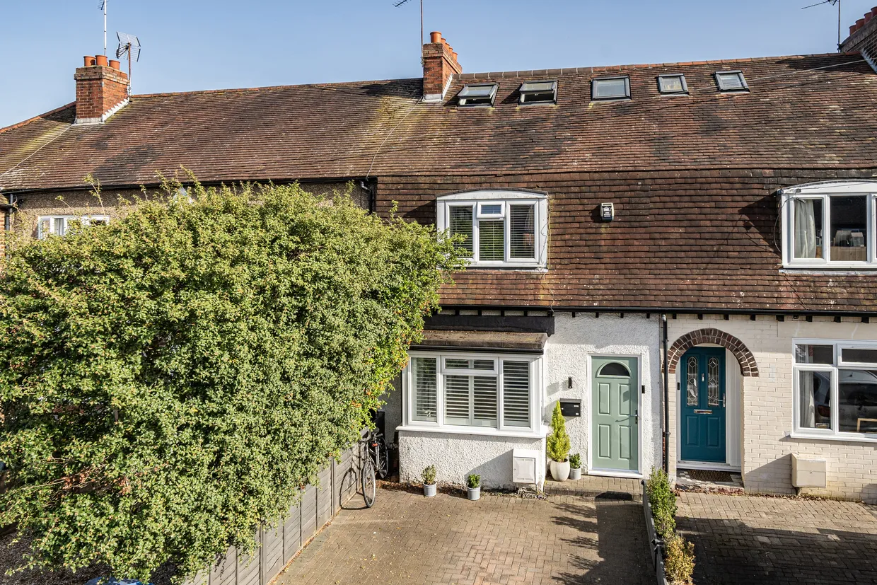 Carlton Road, Walton-On-Thames, KT12 photo 1