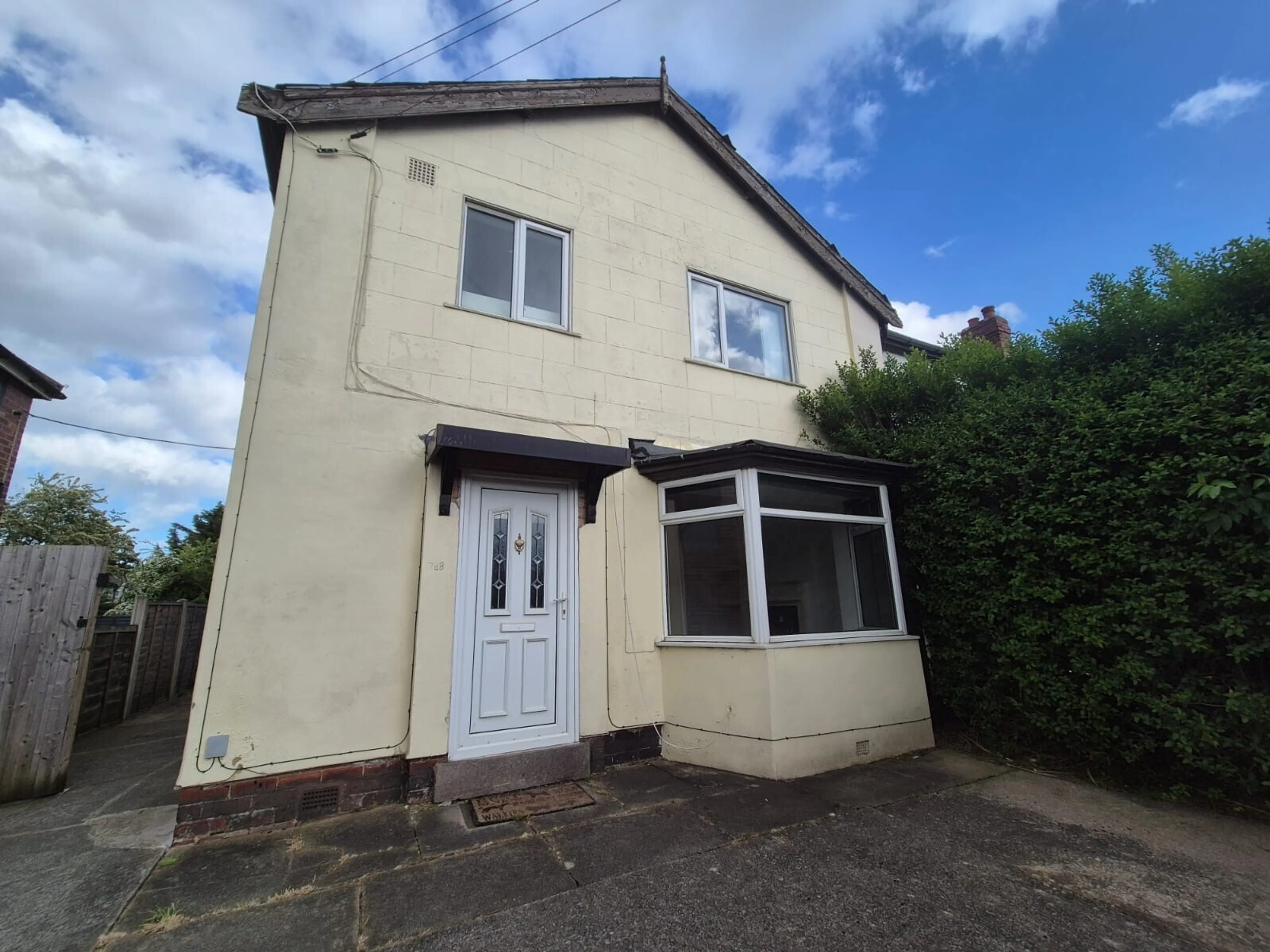 Property at Poole Crescent, Leeds