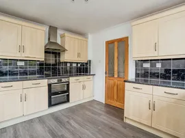 Dresden Drive, Waterlooville thumb 3