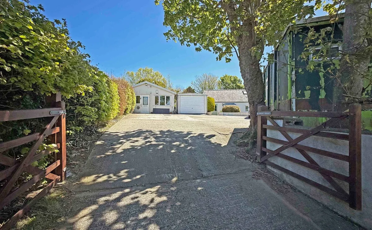 Dulas, Isle of Anglesey, LL70