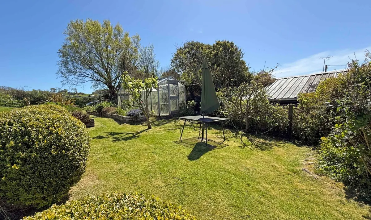 Dulas, Isle of Anglesey, LL70