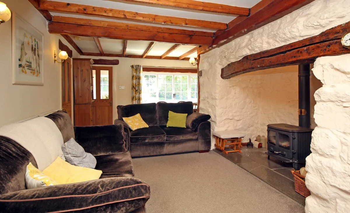 Dulas, Isle of Anglesey, LL70