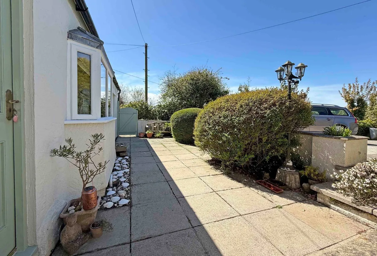 Dulas, Isle of Anglesey, LL70