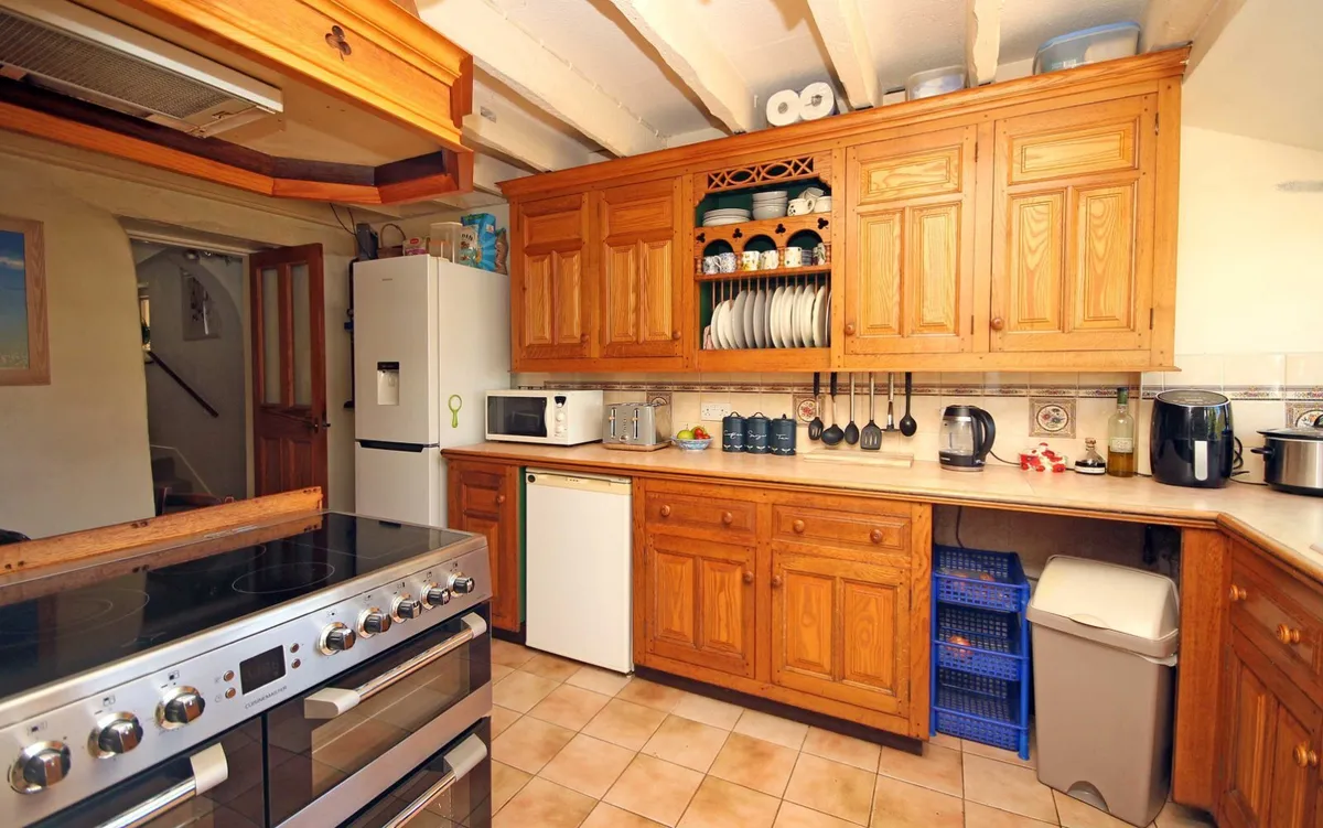 Dulas, Isle of Anglesey, LL70