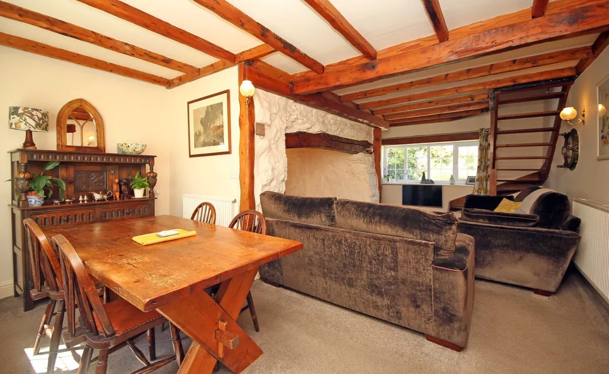 Dulas, Isle of Anglesey, LL70