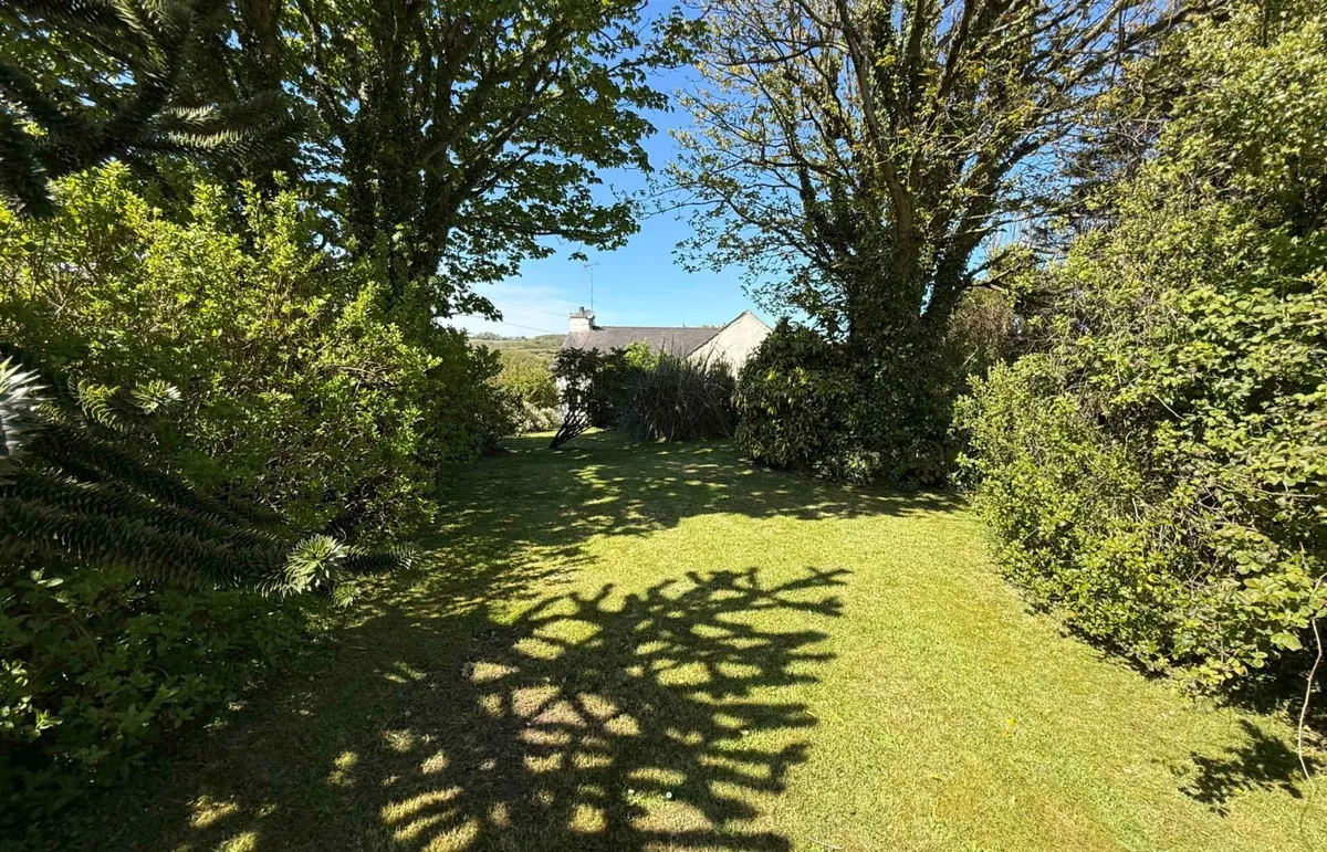 Dulas, Isle of Anglesey, LL70